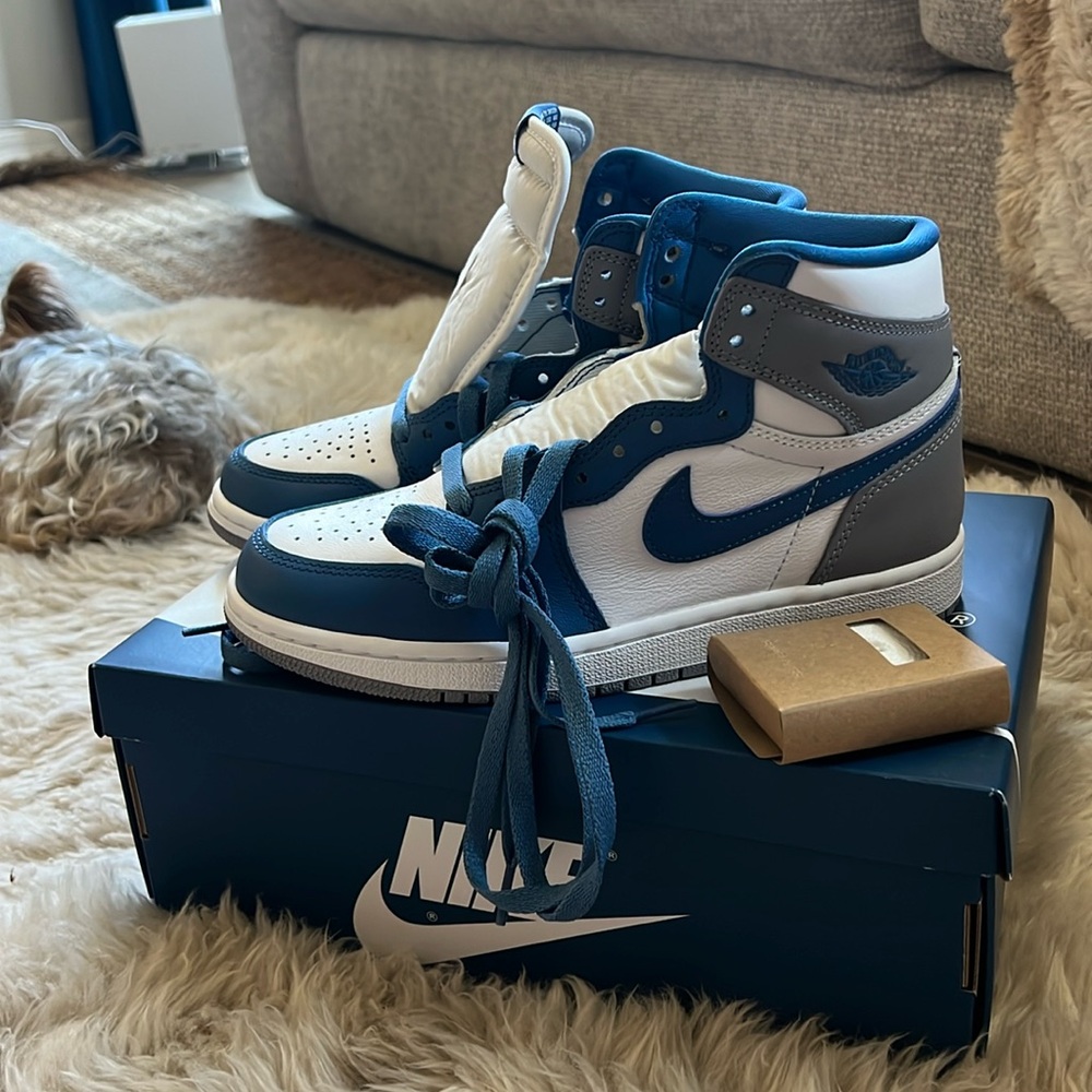 ✨NEW✨NIKE Air Jordan women’s 8 unisex shoe 6.5